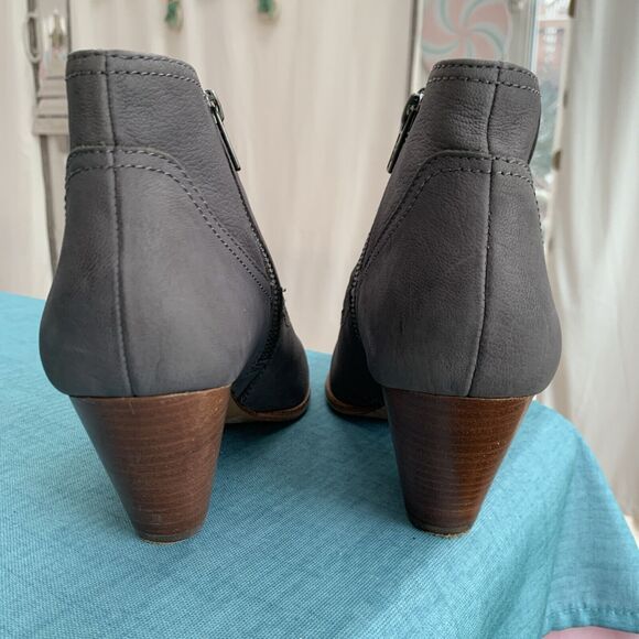 Frye Reina JEA Women Size 9.5 Gray Suede Leather Ankle Boot Zip 3471724 - Picture 8 of 14